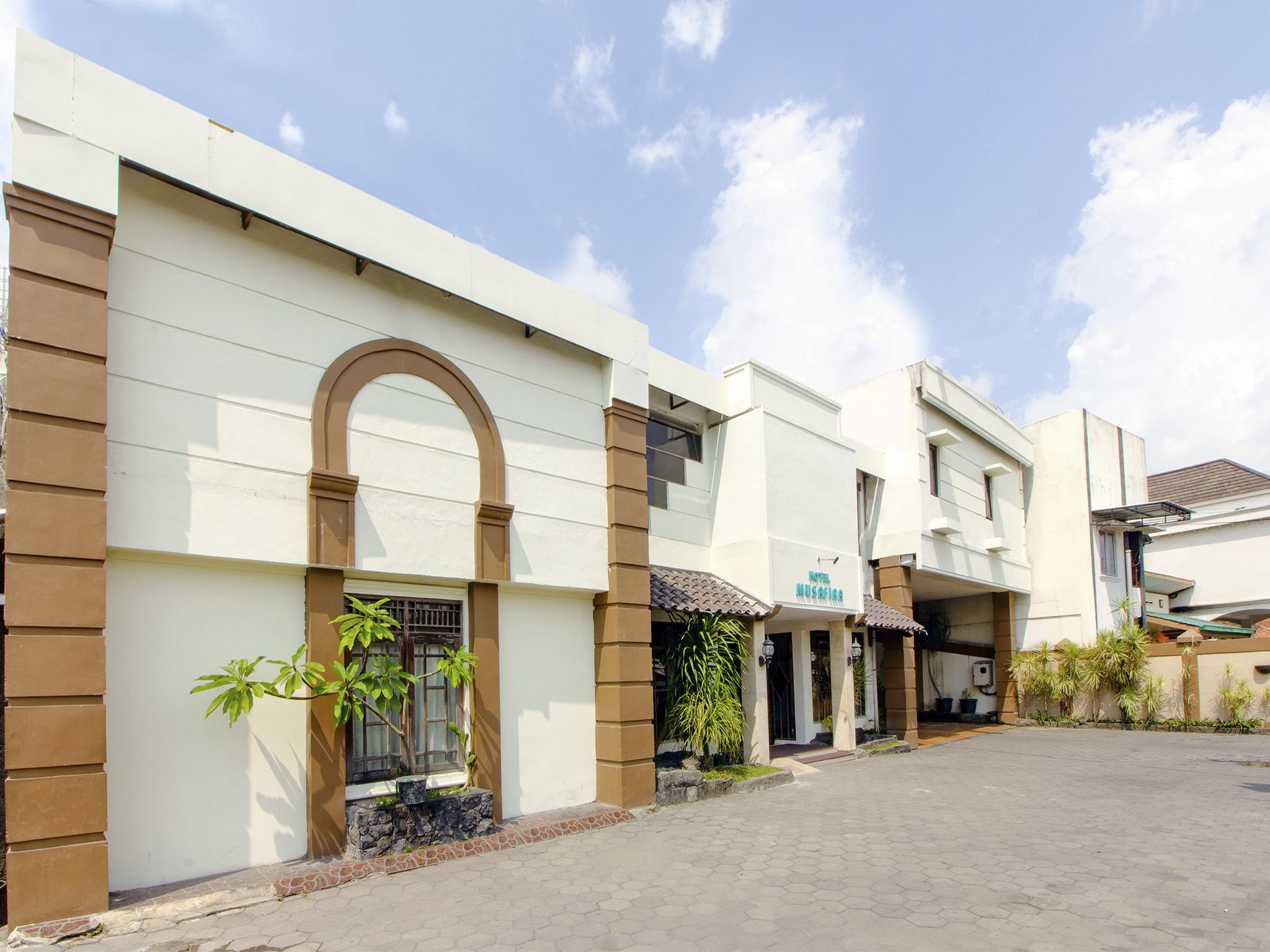 Oyo 1683 Hotel Musafira Syariah Yogyakarta Exterior photo