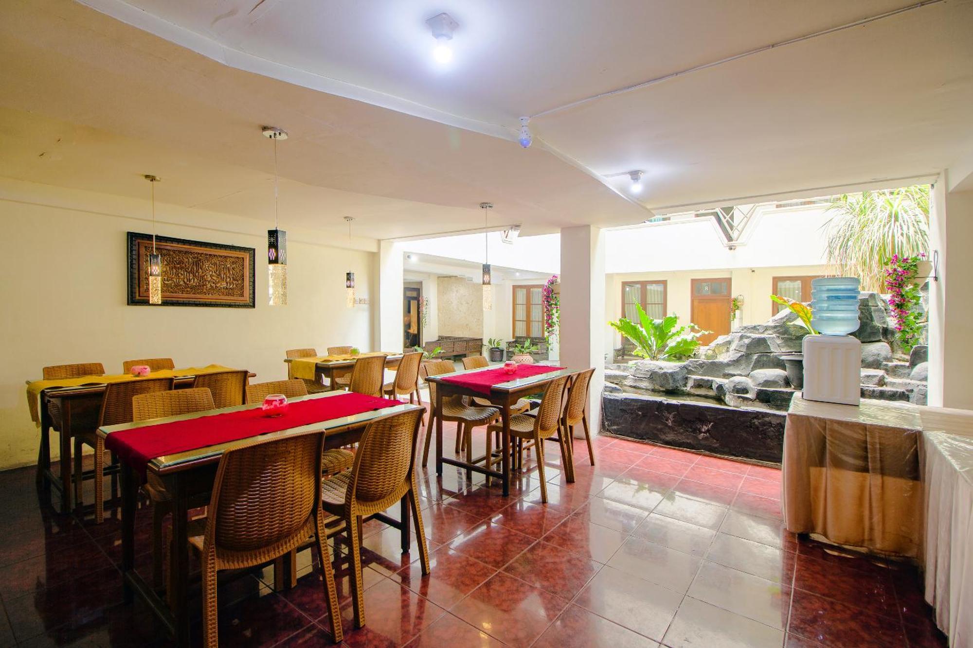 Oyo 1683 Hotel Musafira Syariah Yogyakarta Exterior photo